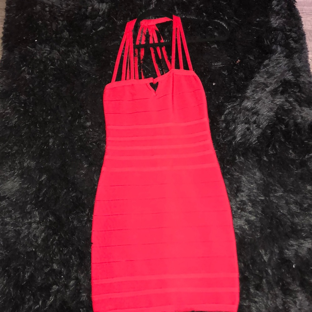 Beautiful red bandage dress 😍